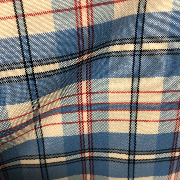 EUC Men’s Izod Plaid Shorts - Picture 2 of 3
